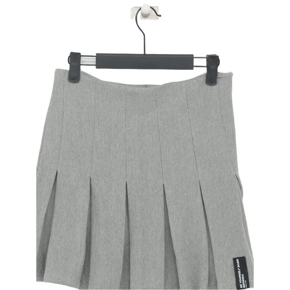 (NWOT) Bershka Be Yourself Babe! Gray Half Pleat Tennis Skirt - XS - Picture 8 of 15